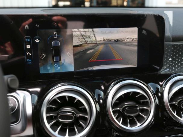 Mercedes-Benz GLB 200 d Progressive MBUX Navi-Prem. AHK EasyP Mercedes-Benz GLB 200 d Progressive MBUX Navi-Prem. AHK EasyP