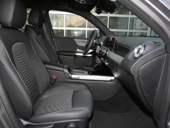 Mercedes-Benz GLB 200 d Progressive MBUX Navi-Prem. AHK EasyP Mercedes-Benz GLB 200 d Progressive MBUX Navi-Prem. AHK EasyP