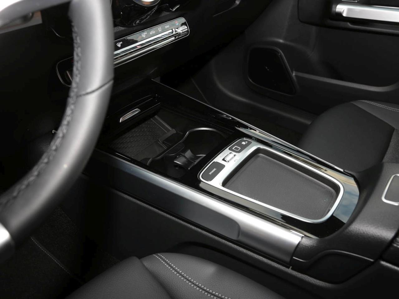 Mercedes-Benz GLB 200 d Progessive MBUX Navi EasyPack 360° AHK