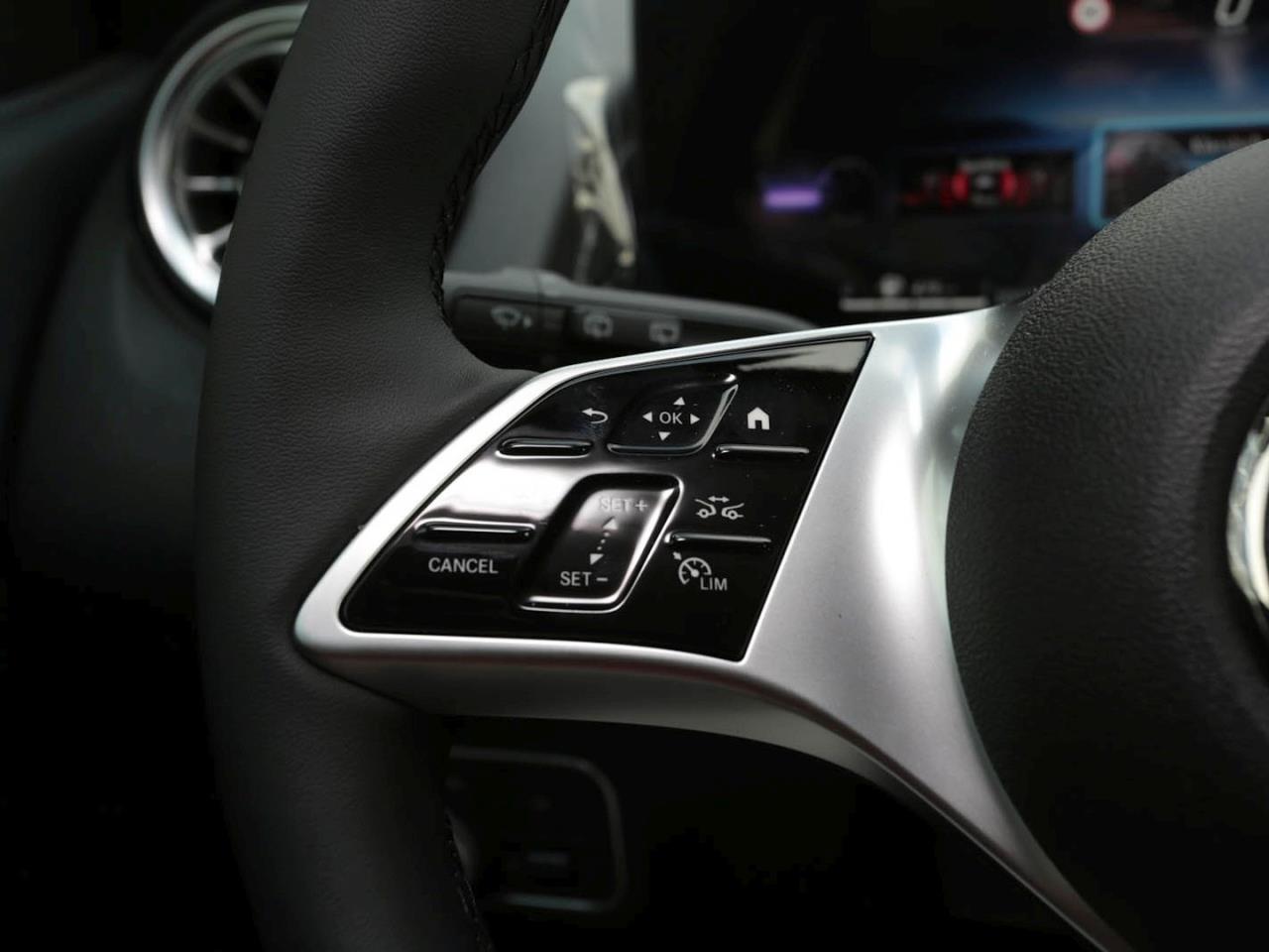 Mercedes-Benz GLB 200 d Progessive MBUX Navi EasyPack 360° AHK