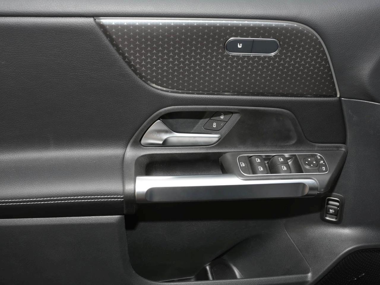 Mercedes-Benz GLB 200 d Progessive MBUX Navi EasyPack 360° AHK Mercedes-Benz GLB 200 d Progessive MBUX Navi EasyPack 360° AHK