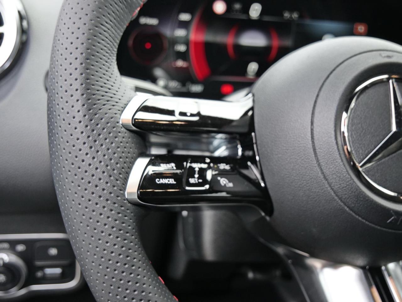 Mercedes-Benz GLB 200 d AMG Navi Panorama 7-Sitzer AHK 360°