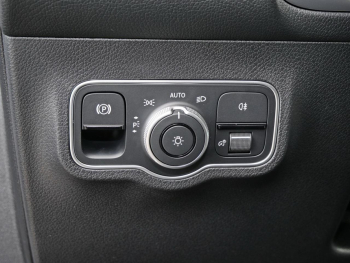 Mercedes-Benz GLB 200 d AMG Navi Panorama 7-Sitzer AHK 360° Mercedes-Benz GLB 200 d AMG Navi Panorama 7-Sitzer AHK 360°