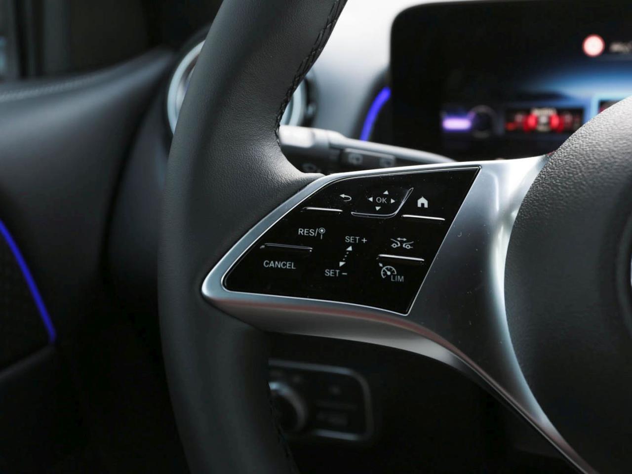 Mercedes-Benz GLB 200 d Progressive Distronic 360° AHK EasyP