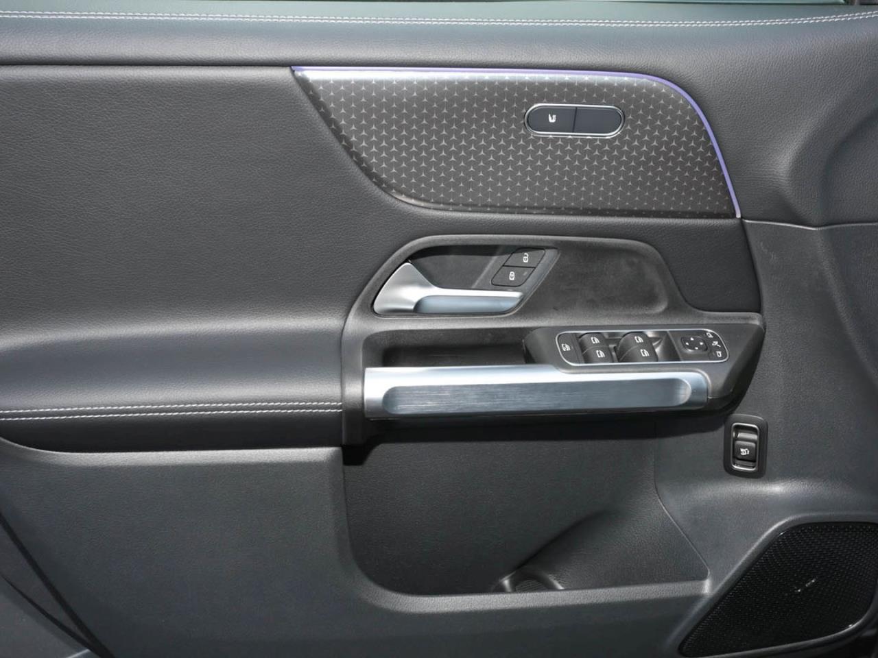 Mercedes-Benz GLB 200 d Progressive Distronic 360° AHK EasyP