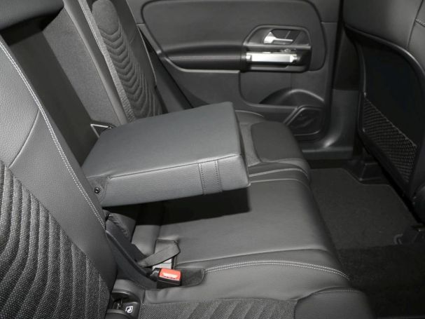 Mercedes-Benz GLB 200 d Progressive Distronic Panorama Kamera Mercedes-Benz GLB 200 d Progressive Distronic Panorama Kamera