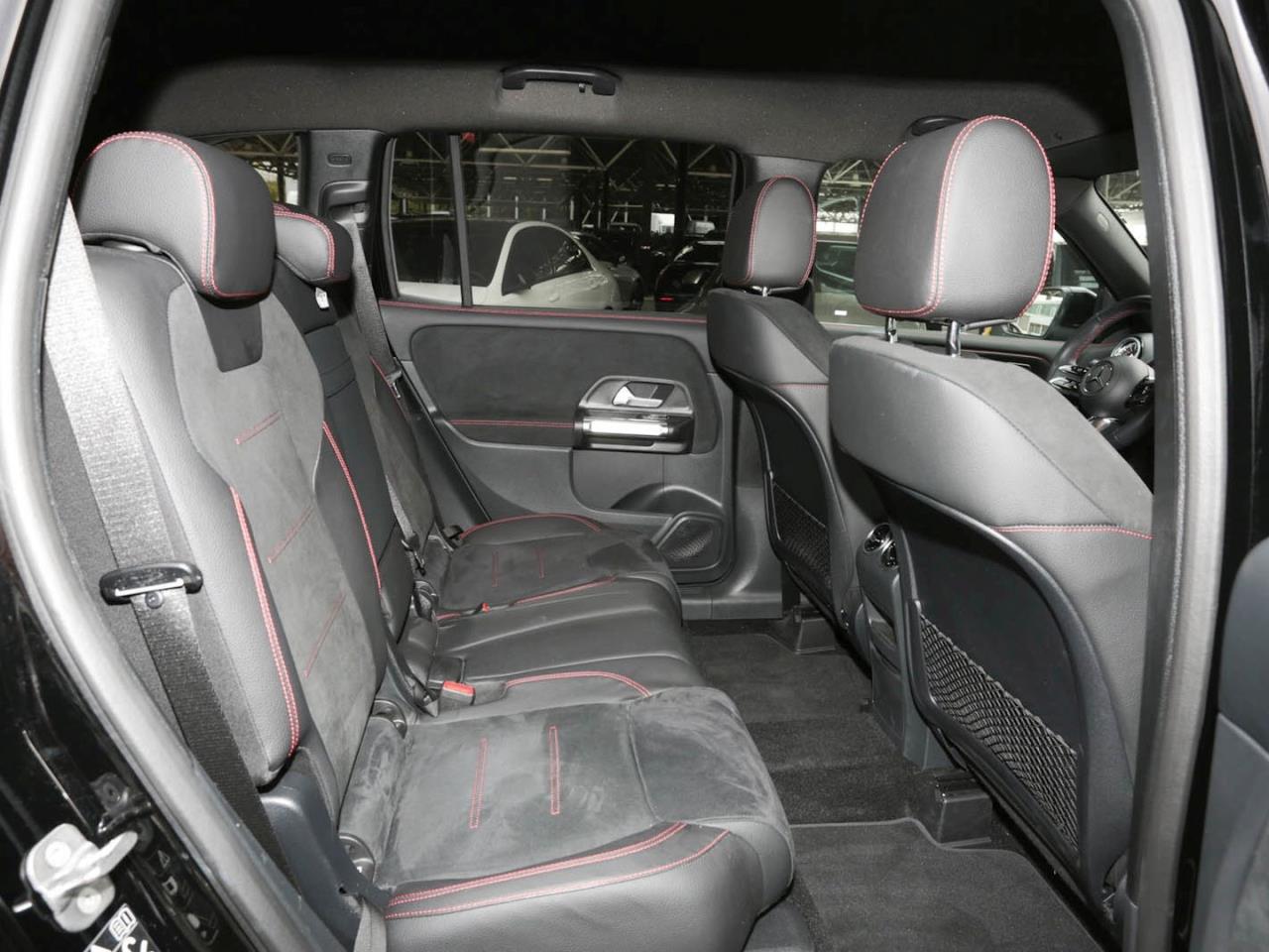 Mercedes-Benz GLB 200 d AMG MBUX Navi AHK Kamera Spiegel-Paket