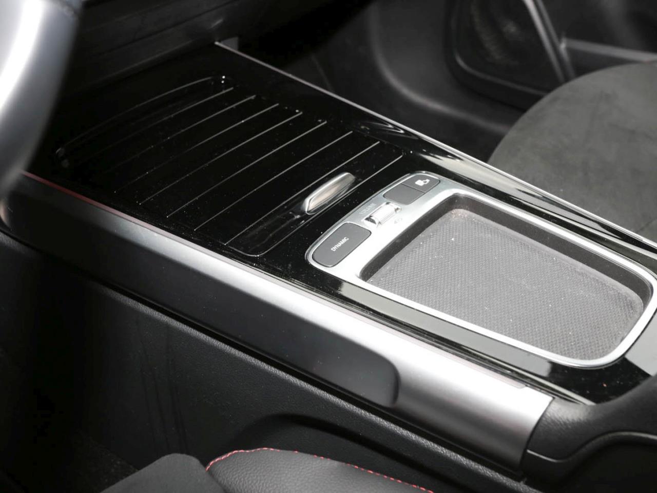 Mercedes-Benz GLB 200 d AMG MBUX Navi AHK Kamera Spiegel-Paket