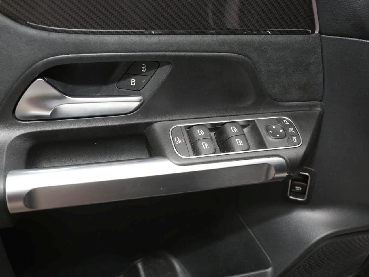 Mercedes-Benz GLB 200 d AMG MBUX Navi AHK Kamera Spiegel-Paket