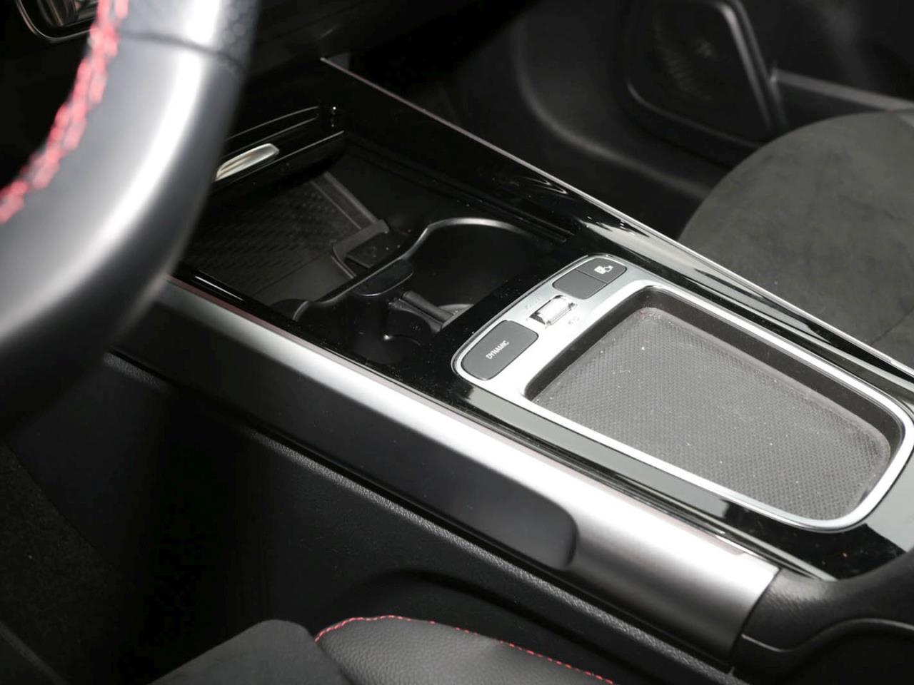 Mercedes-Benz GLB 200 d AMG MBUX Navi AHK Kamera Spiegel-Paket