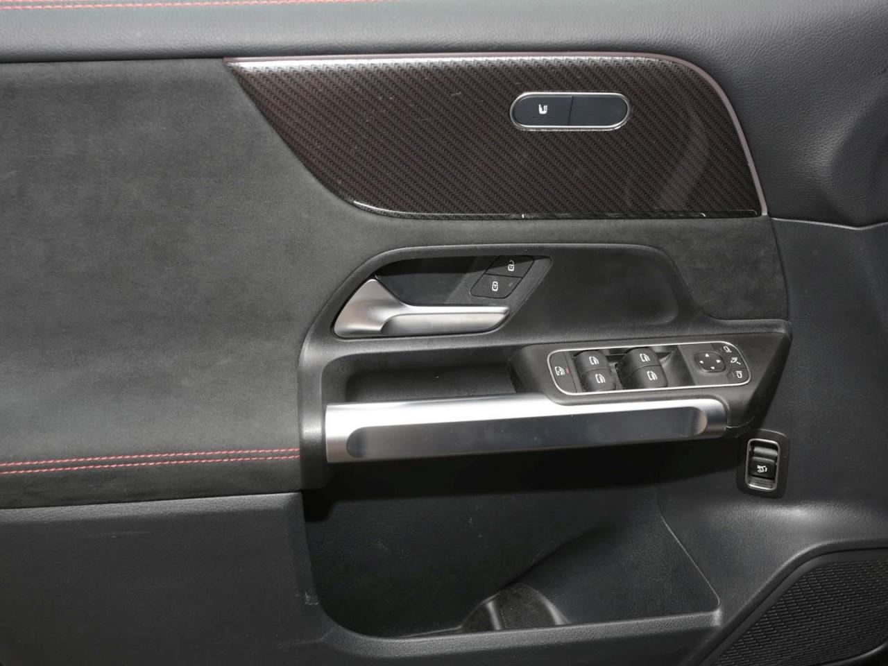 Mercedes-Benz GLB 200 d AMG MBUX Navi AHK Kamera Spiegel-Paket