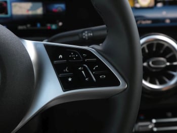 Mercedes-Benz GLB 200 d Progressive MBUX Navi-Prem. Kamera AHK