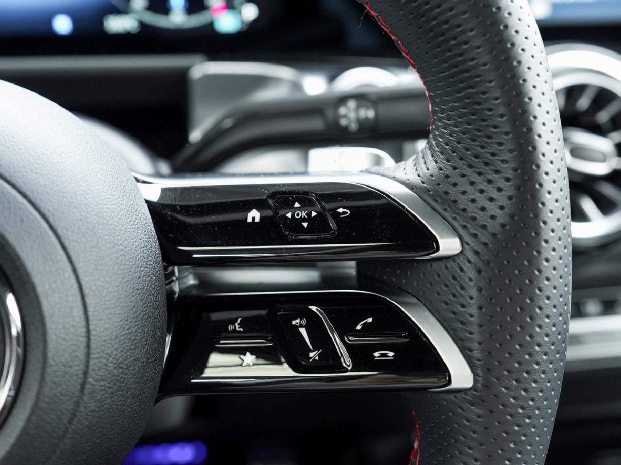 Mercedes-Benz GLB 200 d AMG Distronic Kamera Easy-Pack AHK