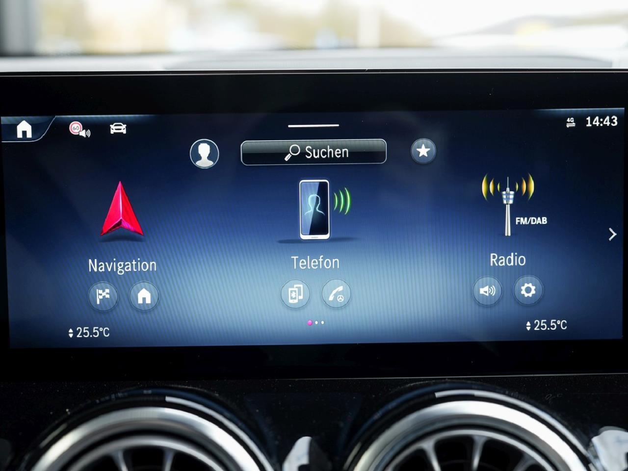 Mercedes-Benz GLB 200 d AMG Distronic Kamera Easy-Pack AHK