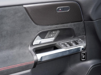 Mercedes-Benz GLB 200 d AMG Distronic Kamera Easy-Pack AHK
