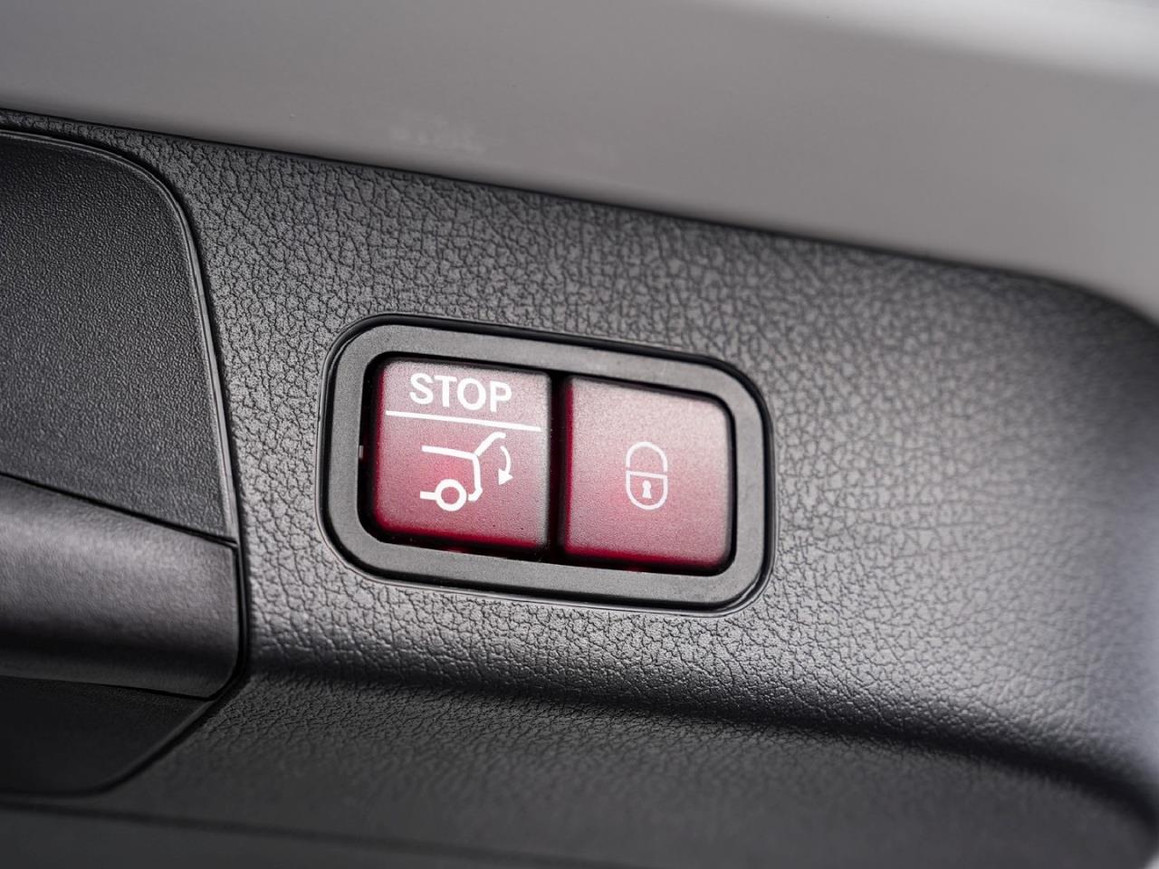 Mercedes-Benz GLB 200 d AMG Distronic Kamera Easy-Pack AHK