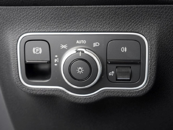 Mercedes-Benz GLB 200 d AMG Distronic Kamera Easy-Pack AHK