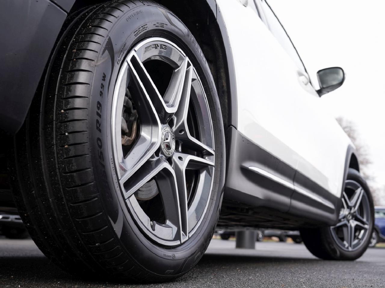 Mercedes-Benz GLB 200 d AMG Distronic Kamera Easy-Pack AHK