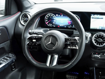 Mercedes-Benz GLB 200 d AMG Distronic Kamera Easy-Pack AHK