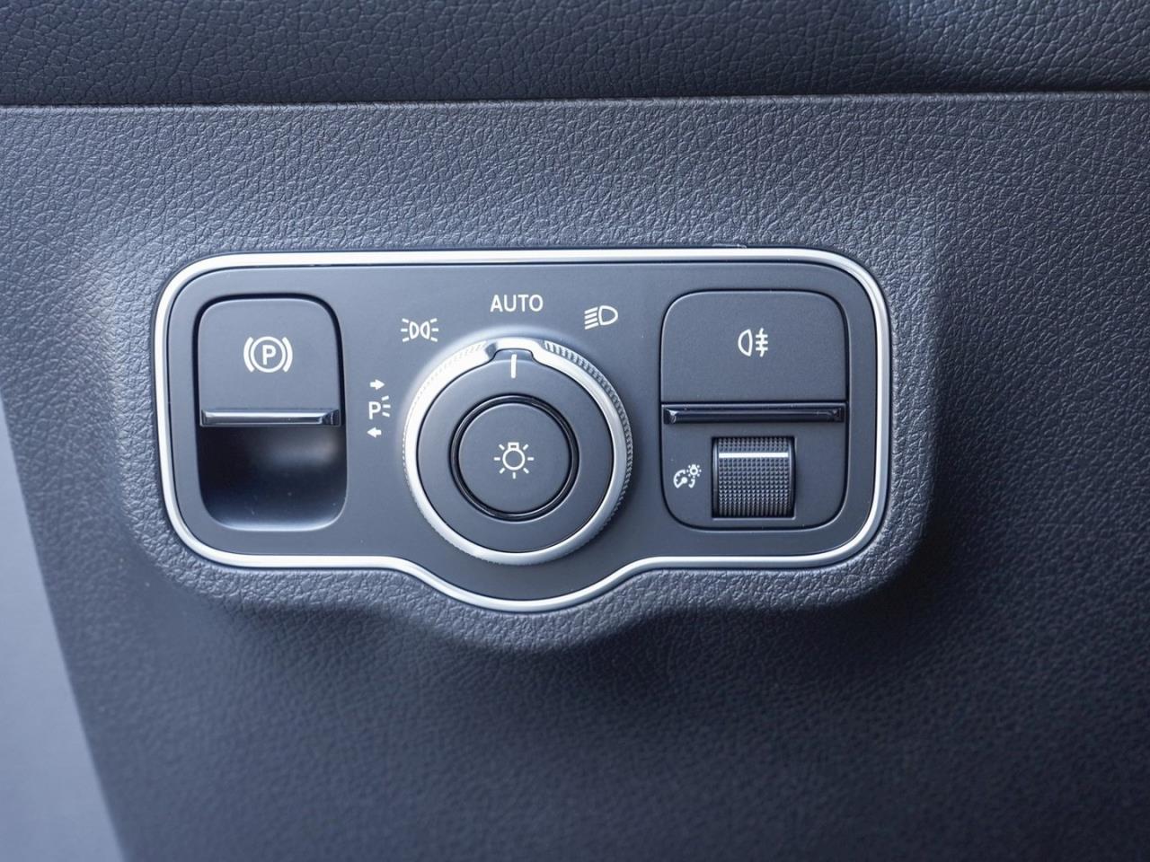 Mercedes-Benz GLB 200 d AMG Night MBUX Navi-Prem. 360° AHK