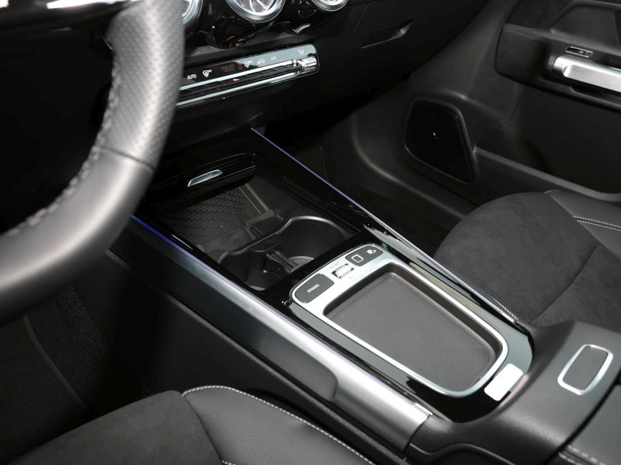 Mercedes-Benz GLB 200 d AMG Night Navi Panorama AHK Kamera