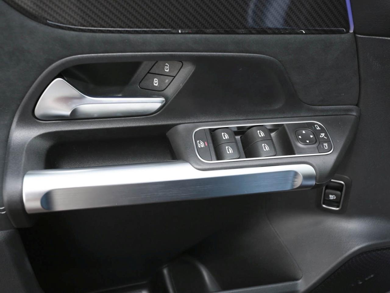 Mercedes-Benz GLB 200 d AMG Night Navi Panorama AHK Kamera