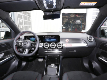 Mercedes-Benz GLB 200 AMG Night MBUX NaviPrem AHK 360° EasyP