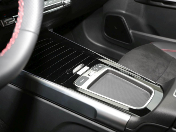Mercedes-Benz GLB 200 AMG Night MBUX NaviPrem AHK 360° EasyP