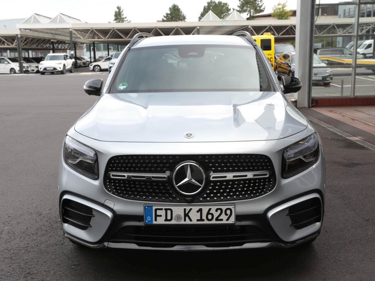 Mercedes-Benz GLB 200 AMG Night MBUX NaviPrem AHK 360° EasyP Mercedes-Benz GLB 200 AMG Night MBUX NaviPrem AHK 360° EasyP