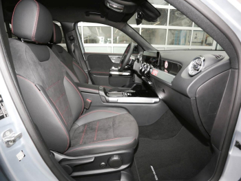Mercedes-Benz GLB 200 AMG Night MBUX NaviPrem AHK 360° EasyP