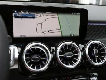 Mercedes-Benz GLB 200 AMG Night AHK Panorama 360° Burmester