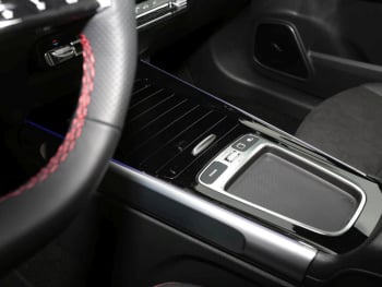 Mercedes-Benz GLB 200 AMG Night AHK Panorama 360° Burmester