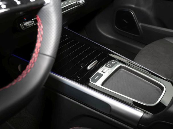 Mercedes-Benz GLB 200 AMG Night AHK Panorama 360° Burmester Mercedes-Benz GLB 200 AMG Night AHK Panorama 360° Burmester
