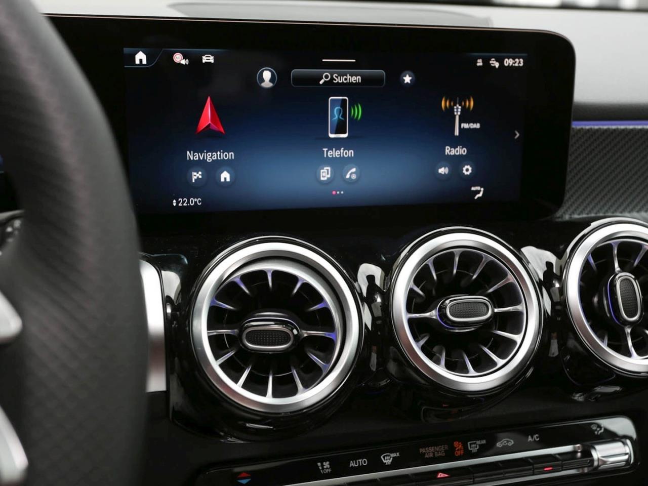 Mercedes-Benz GLB 200 AMG Night AHK Panorama 360° Burmester Mercedes-Benz GLB 200 AMG Night AHK Panorama 360° Burmester