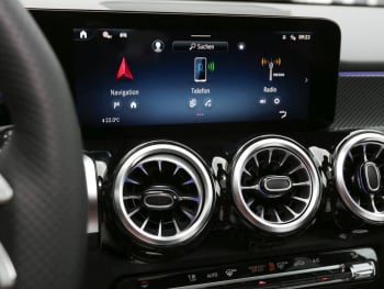 Mercedes-Benz GLB 200 AMG Night AHK Panorama 360° Burmester