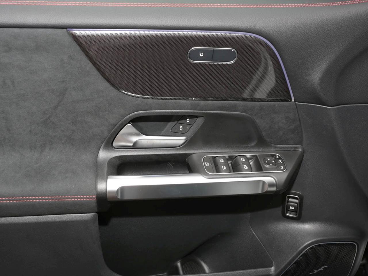 Mercedes-Benz GLB 200 AMG Night AHK Panorama 360° Burmester