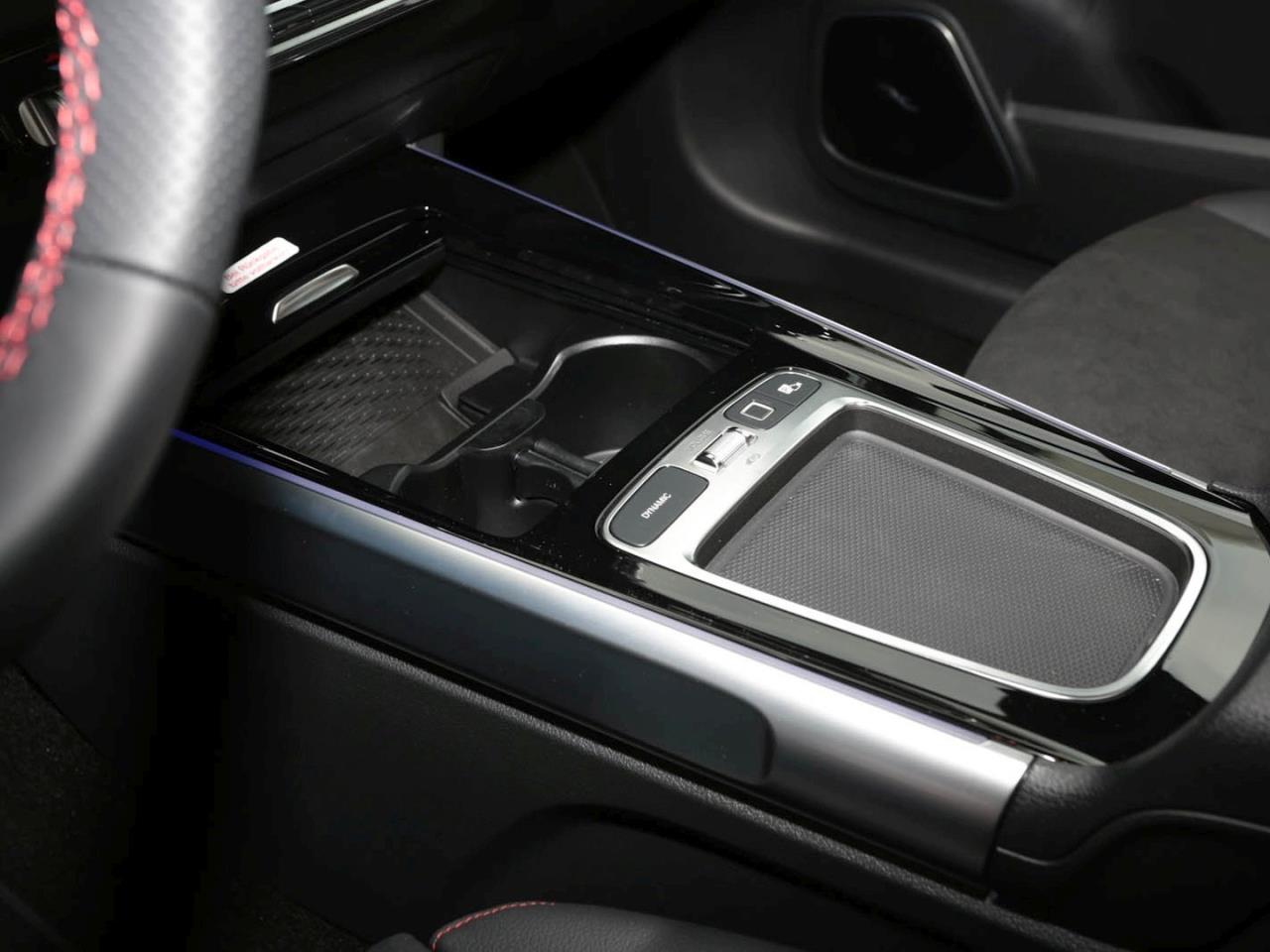 Mercedes-Benz GLB 200 AMG Night AHK Panorama 360° Burmester