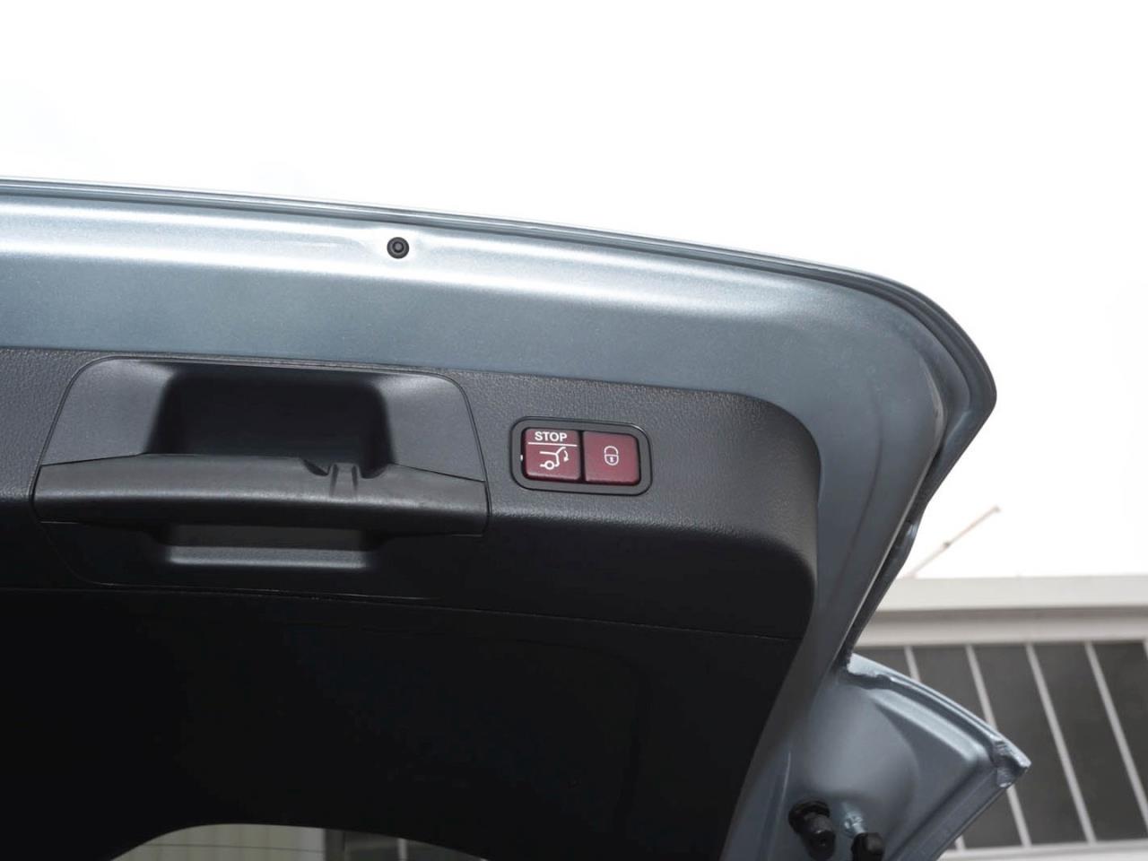 Mercedes-Benz GLB 200 AMG Night AHK Panorama 360° Burmester