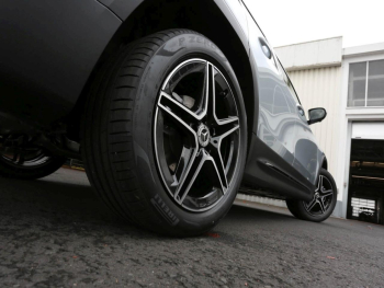 Mercedes-Benz GLB 200 AMG Night AHK Panorama 360° Burmester