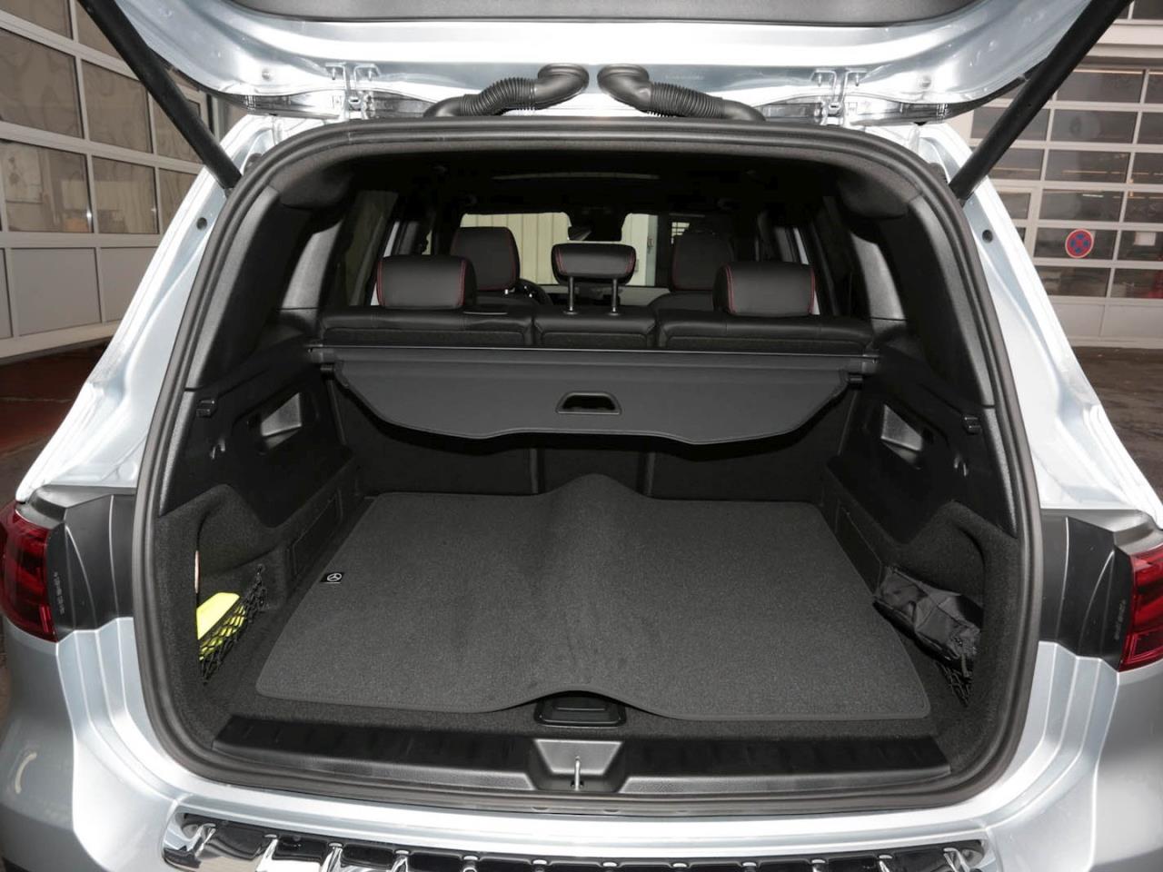 Mercedes-Benz GLB 200 AMG Night AHK Panorama 360° Burmester