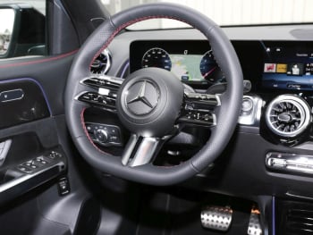 Mercedes-Benz GLB 200 AMG Night AHK Panorama 360° Burmester