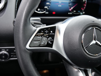 Mercedes-Benz GLB 200 Progressive Panorama Distronic Kamera