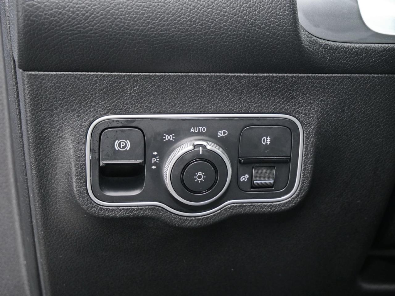 Mercedes-Benz GLB 200 Progressive Panorama Distronic Kamera