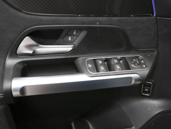 Mercedes-Benz GLB 200 AMG Night 360° AHK Easy Pack 7-Sitzer