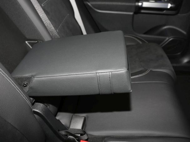 Mercedes-Benz GLB 200 AMG Night 360° AHK Easy Pack 7-Sitzer