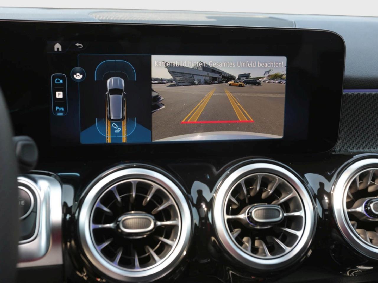 Mercedes-Benz GLB 200 AMG Night MBUX Navi Panorama AHK Kamera