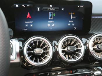 Mercedes-Benz GLB 200 AMG Night MBUX Navi Panorama AHK Kamera