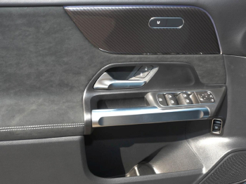 Mercedes-Benz GLB 200 AMG Night MBUX Navi Panorama AHK Kamera