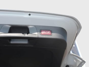 Mercedes-Benz GLB 200 AMG Night MBUX Navi Panorama AHK Kamera