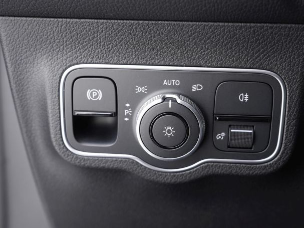 Mercedes-Benz GLB 200 AMG Night Panorama 360°EasyPack AHK 7-Si